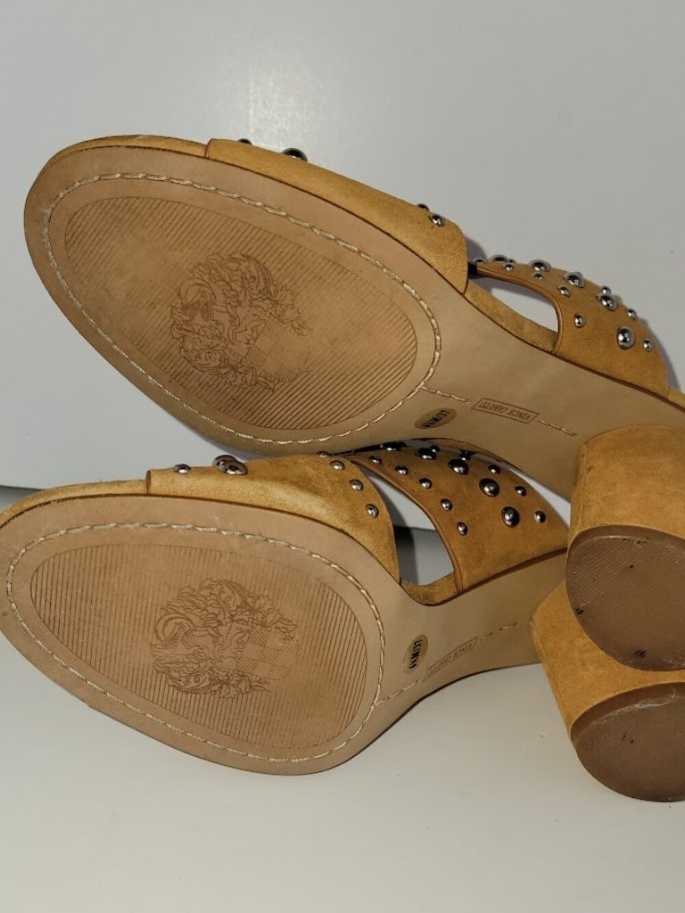 Vince Camuto Mule Sandal Chunky Heel Tan Suede W/Studded Accent Women’s Size 6.5 - Picture 9 of 11
